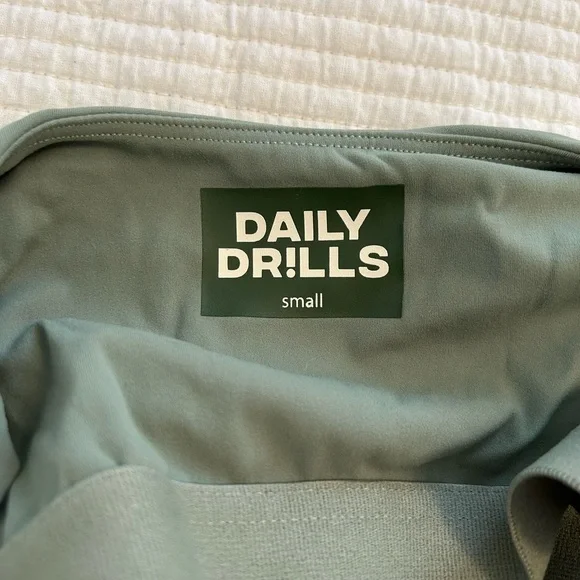 Daily Drills Women's Green Top - Picture 3 of 3